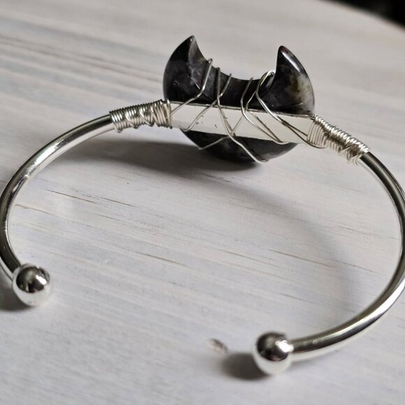 Dragon’s Blood Moon Crystal Cuff ✦ 925 Sterling Silver ✦ Wire-Wrap Adjustable - Picture 6 of 7